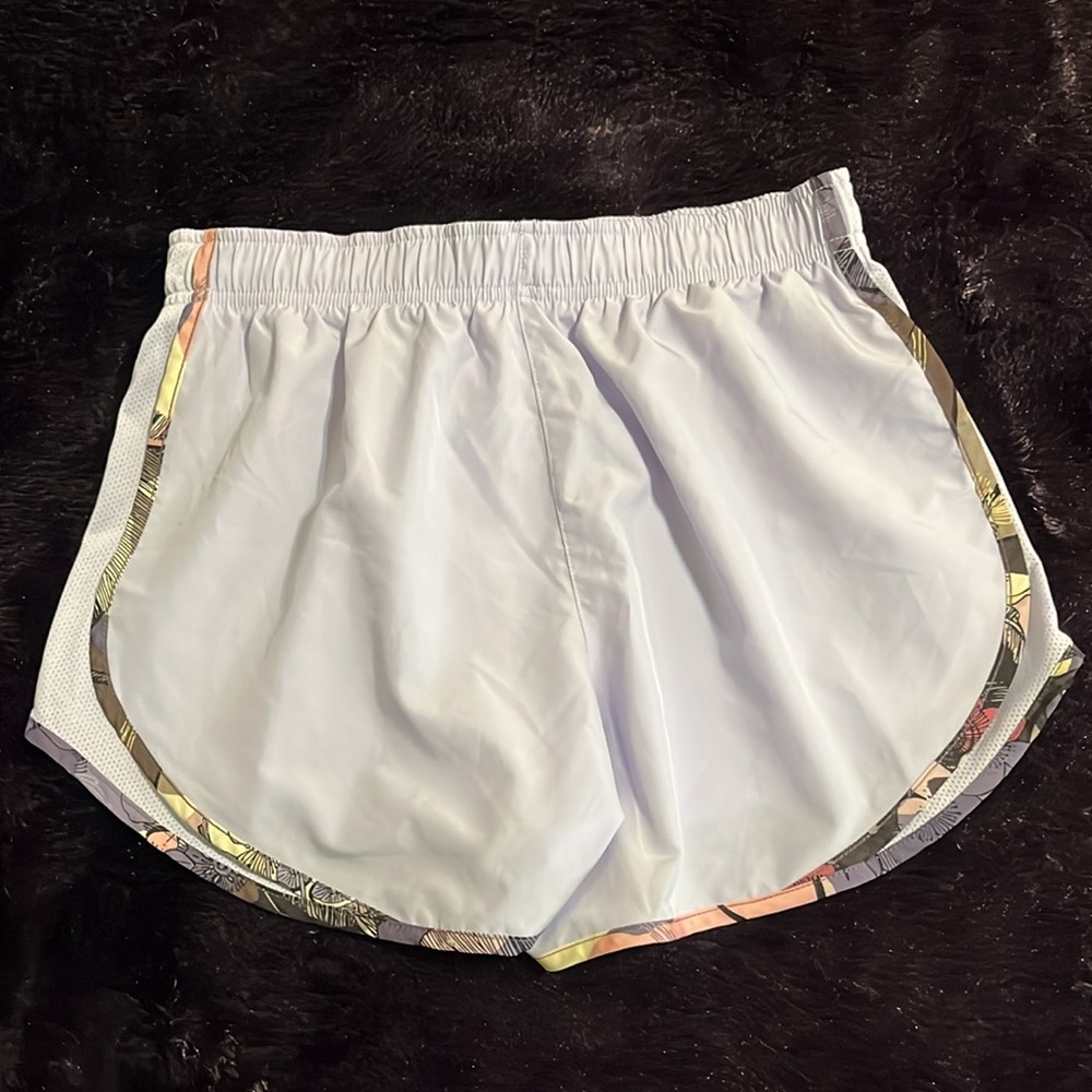 Athletic shorts - Picture 4 of 4